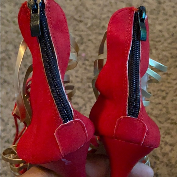 Heels - Picture 2 of 3